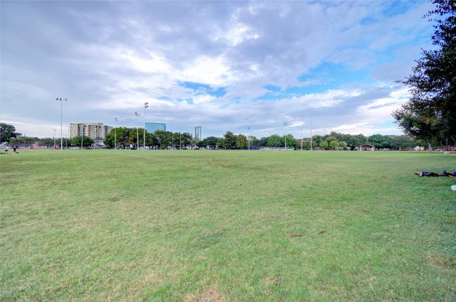 APT-11B - 5200 Martel Ave, Condo with 2 bedrooms, 2 bathrooms and null parking in Dallas TX | Image 6