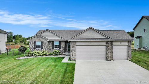 1535 Woodlake Ln, Grand Blanc, MI, 48439-7276 | Card Image
