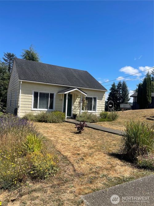 1143 Ballentine St, Raymond, WA, 98577-4607 | Card Image
