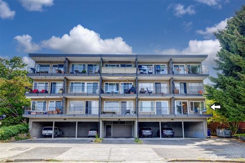 apt-105-303 N 44th St, Seattle, WA, 98103-7040 | Card Image