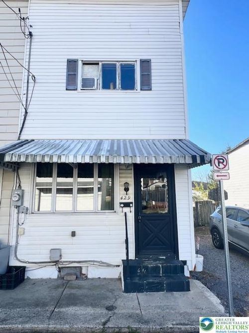 429 Glenwood Ave, Tamaqua, PA, 18252-1614 | Card Image