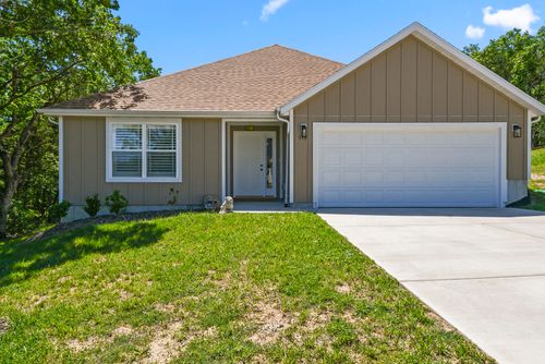 592 Pinewoods Village Dr, Hollister, MO, 65672-5801 | Card Image