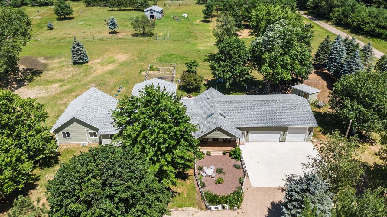 Seefeld Rd, New London, WI 54961