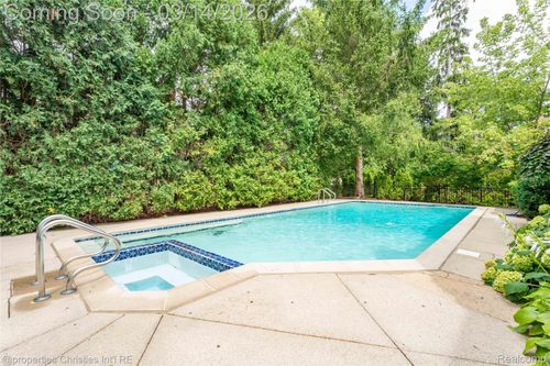 4768 Wendrick Dr, West Bloomfield, MI, 48323-3651 | Card Image