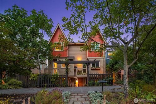 226 B 26th Ave E, Seattle, WA, 98112-5486 | Card Image