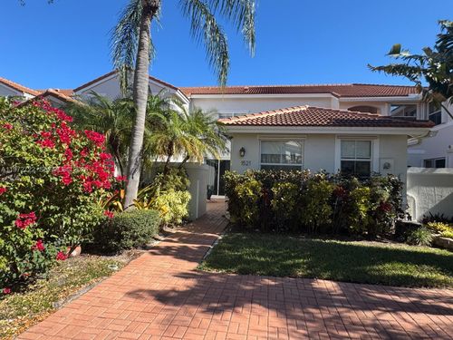 1521 Seagrape Way, Hollywood, FL, 33019-4862 | Card Image