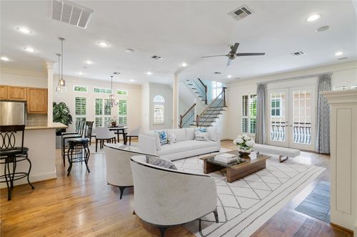 5507 Val Verde St, Houston, TX, 77056-6224 | Card Image