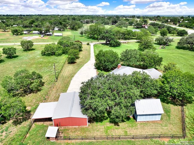 101 Ranch Rd, House other with 3 bedrooms, 3 bathrooms and null parking in Adkins TX | Image 6