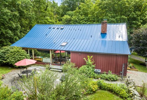 101 Drake Rd, Pleasant Valley, NY, 12569-7340 | Card Image