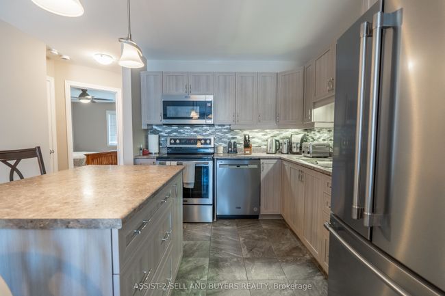 225 - 218 1 St St E, Condo with 2 bedrooms, 1 bathrooms and 2 parking in Cornwall ON | Image 8