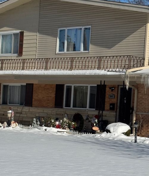 7002 W Carol Ave, Niles, IL, 60714-2124 | Card Image