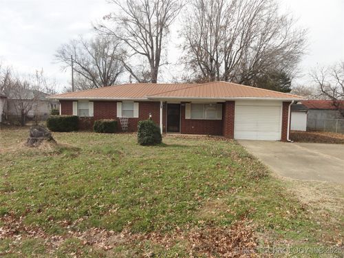 714 Hickory St, Nowata, OK, 74048-4212 | Card Image