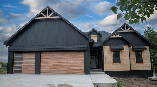 3200 Junction Dr, Harrisonville, MO, 64701-4380 | Card Image