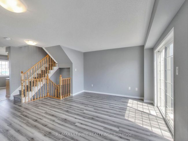 487 Rossland Rd E, House attached with 3 bedrooms, 3 bathrooms and 1 parking in Ajax ON | Image 12