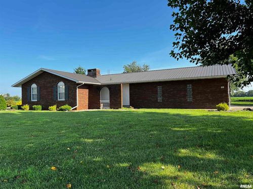 210 W 5th St, Saint Peter, IL, 62880-1018 | Card Image