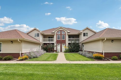 4332885 Rasmus Rd, Nashotah, WI, 53058-9454 | Card Image