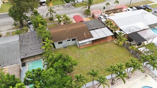 687 W 39th Pl, Hialeah, FL, 33012-4244 | Card Image