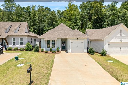 712 Village Dr, Opelika, AL, 36801-2396 | Card Image