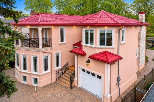 32 Orchard Park Drive, Scarborough, ON, M1E3T7 | Card Image