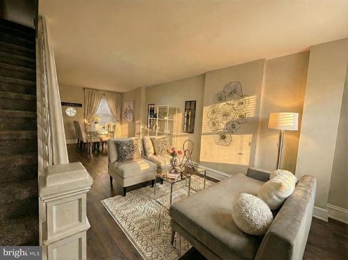 77 Railroad Ave, ROEBLING, NJ, 08554-1103 | Card Image