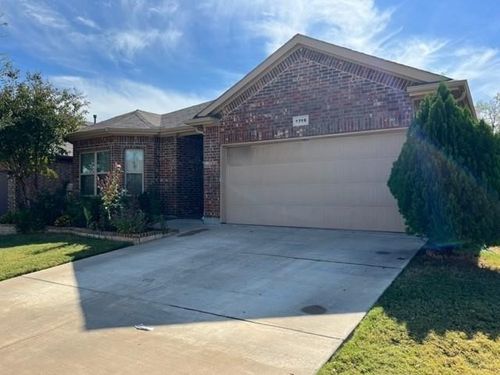 1716 Kachina Lodge Rd, Fort Worth, TX, 76131-2418 | Card Image