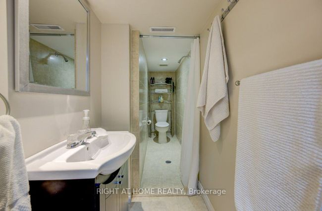 34 Langston Dr, House attached with 5 bedrooms, 3 bathrooms and 2 parking in Brampton ON | Image 29