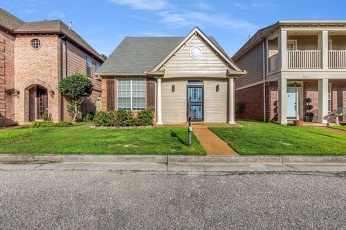 1209 Oak Creek Dr, Collierville, TN, 38017 | Card Image