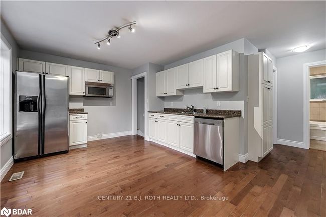 9 Sunnidale Rd, Home with 4 bedrooms, 2 bathrooms and 6 parking in Barrie ON | Image 13