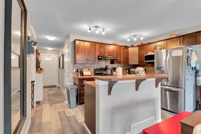 148 Chaparral Valley Gdns Se, Home with 3 bedrooms, 1 bathrooms and 1 parking in Calgary AB | Image 3