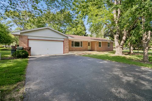 2621 E Heritage Dr, Kankakee, IL, 60901-7125 | Card Image