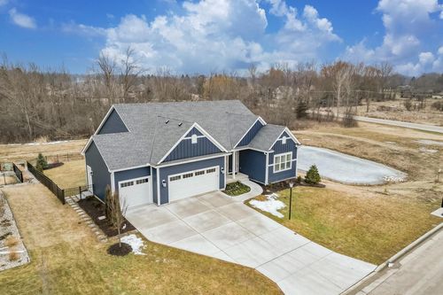 N58W17929 Timms Prairie Walk, Menomonee Falls, WI, 53051 | Card Image