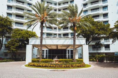 701 - 3300 Ne 192nd St, Condo with 3 bedrooms, 2 bathrooms and null parking in Aventura FL | Image 1