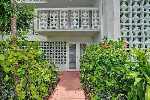 apt-204-1100 11th St, Miami Beach, FL, 33139-4831 | Card Image