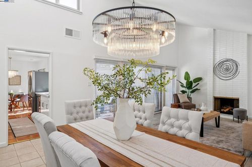 3201 Fiji Ln, Alameda, CA, 94502-6918 | Card Image