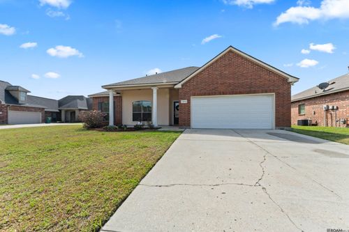 11078 Iberia Dr, Denham Springs, LA, 70726-6959 | Card Image