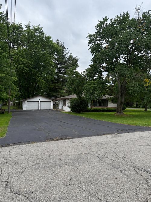 1905 Crockett Ave, Valparaiso, IN, 46383-3861 | Card Image