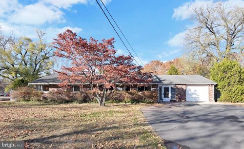 25 Dillon Rd, KENDALL PARK, NJ, 08824-1242 | Card Image