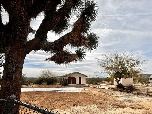 382 Bowman Trl, Landers, CA, 92285 | Card Image