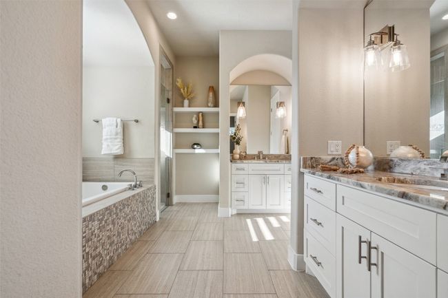 511 Hurst Creek Rd, House other with 5 bedrooms, 4 bathrooms and 6 parking in Lakeway TX | Image 26