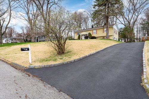 22 Hood Pl, Cortlandt Mnr, NY, 10567-1060 | Card Image