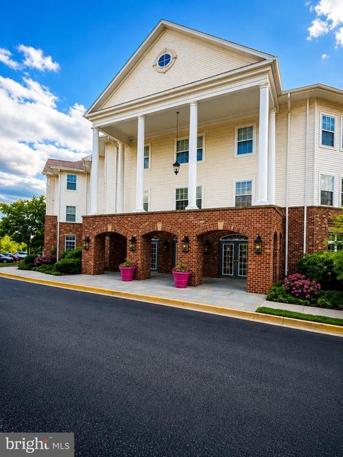 208-6640 Lake Park Dr, GREENBELT, MD, 20770-3068 | Card Image