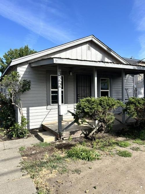 322 1st Ave, Redwood City, CA, 94063-3704 | Card Image
