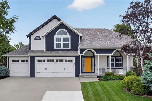 1300 Aberdeen Cir, Raymore, MO, 64083-9676 | Card Image