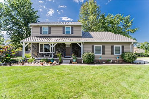 370 Lear Rd, Avon Lake, OH, 44012-2002 | Card Image