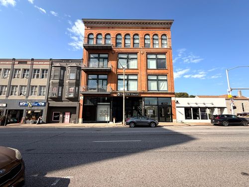 324 Brady St, Davenport, IA, 52801-1559 | Card Image