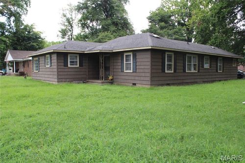 109 E 9th St, Caruthersville, MO, 63830-1907 | Card Image