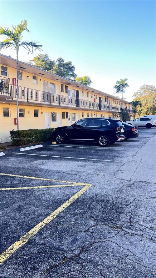 apt-n103-20200 Ne 29th Ct, Aventura, FL, 33180-2033 | Card Image