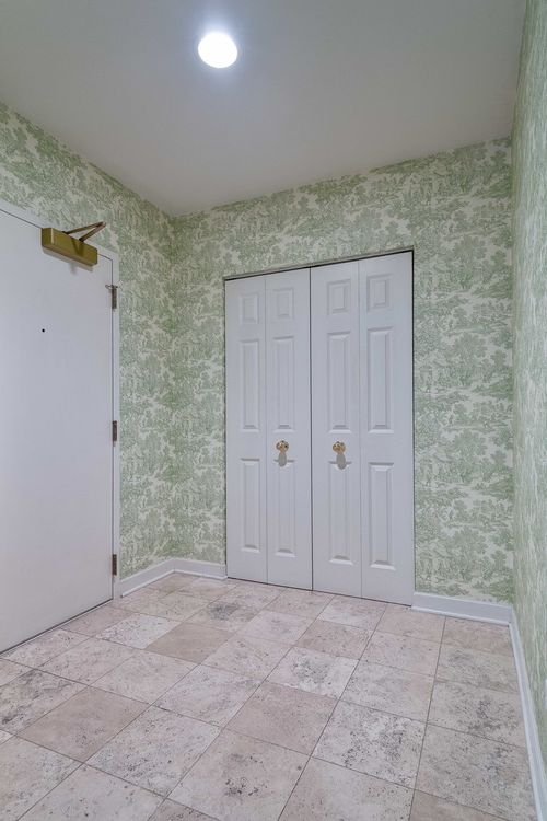2f-1107 Greenleaf Ave, Wilmette, IL, 60091-2781 | Card Image