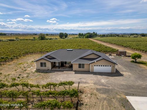 2050 Olmstead Rd, Grandview, WA, 98930 | Card Image