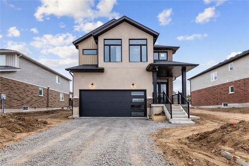 123 Maple St, Drayton, ON, N0G1P0 | Card Image